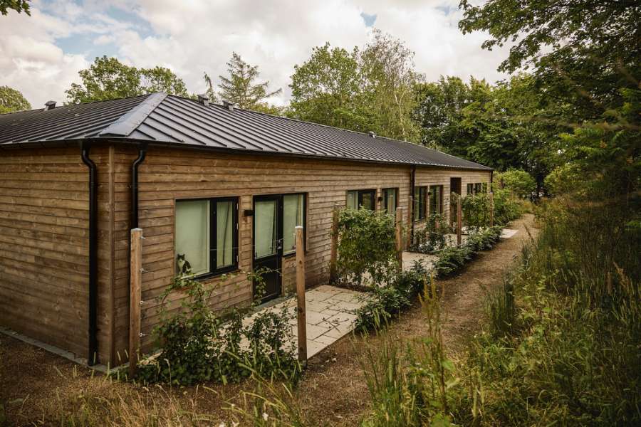 Wohnangebot mit besonderem Fokus auf Nachhaltigkeit mit Stahldächern, Kirke Værløsevej 52, 3500 Værløse, Dänemark